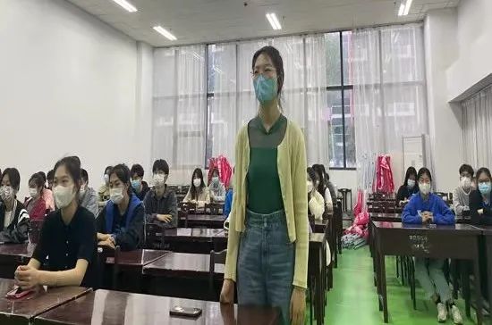 9909